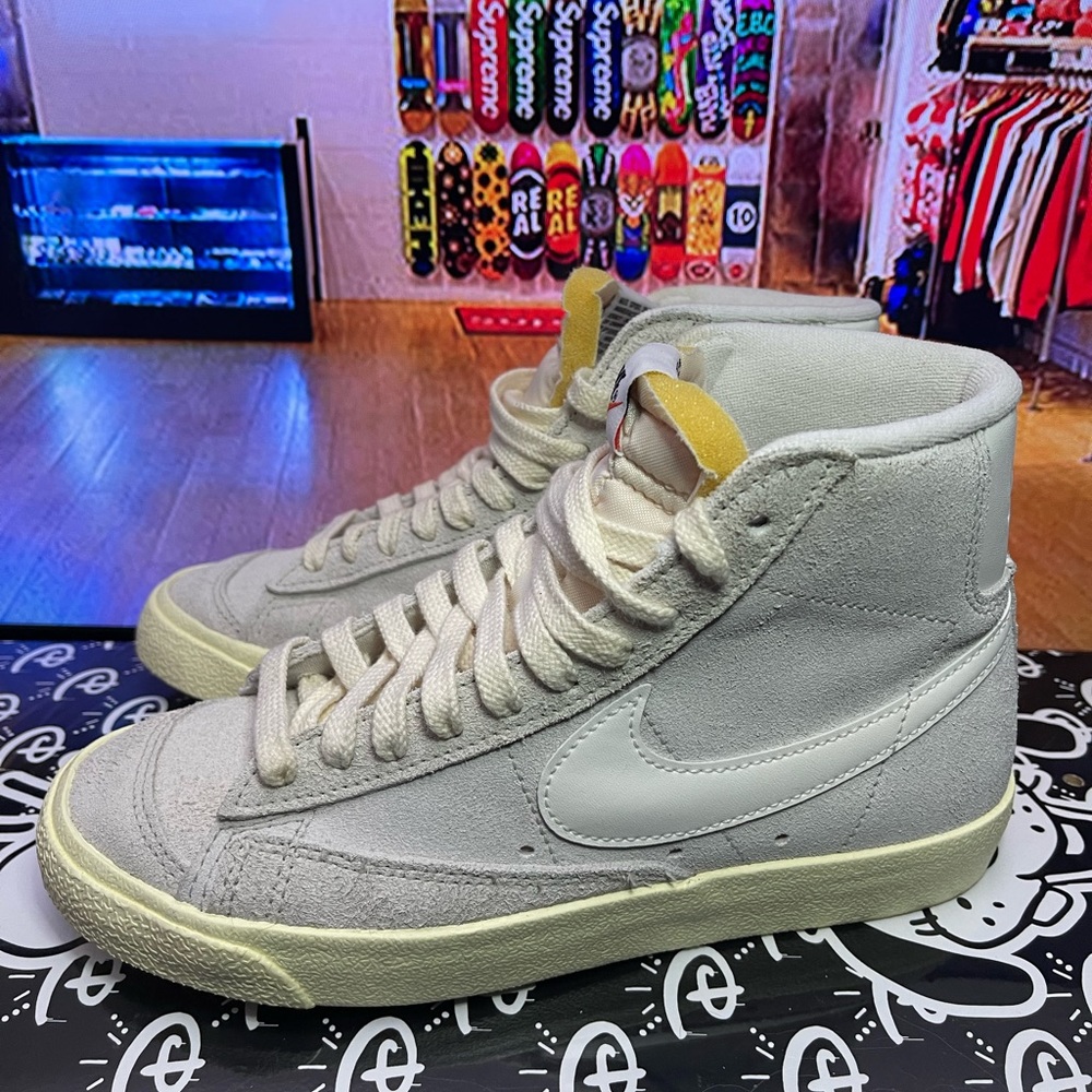 Nike Blazer Women's 7